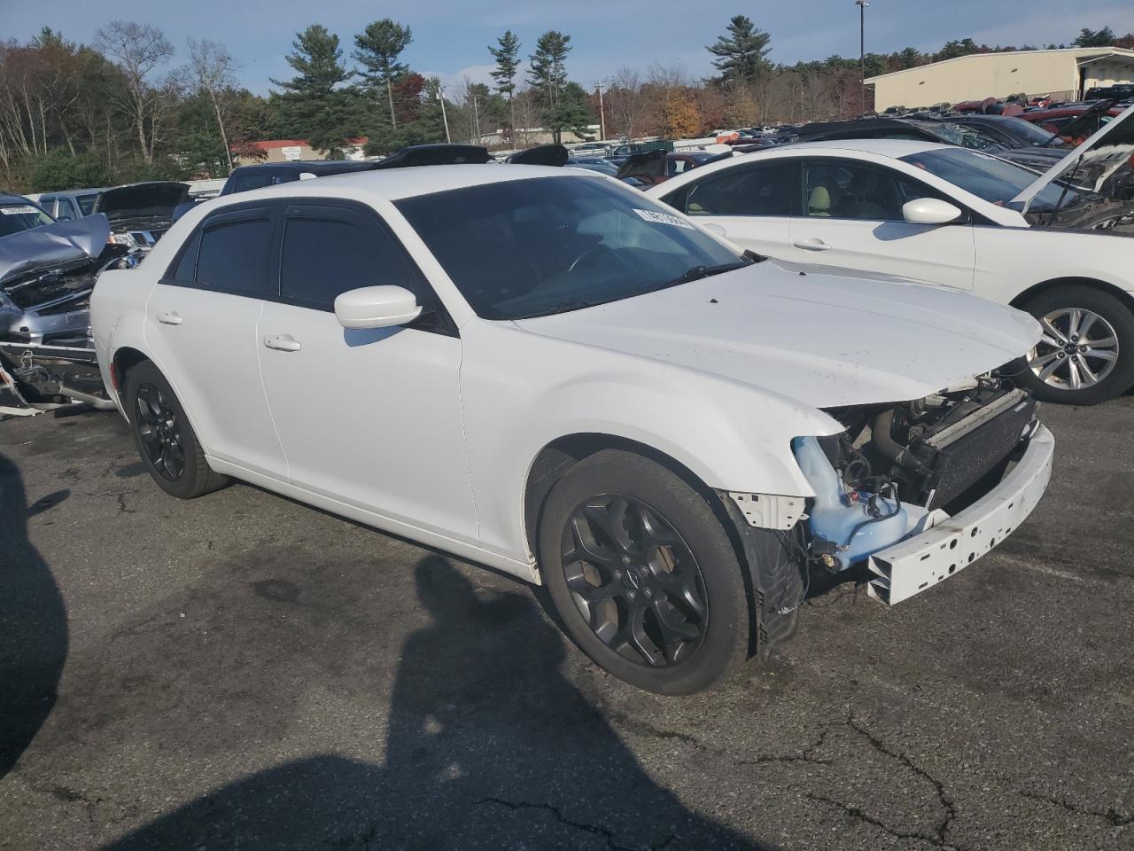 2019 Chrysler 300 - Image 4