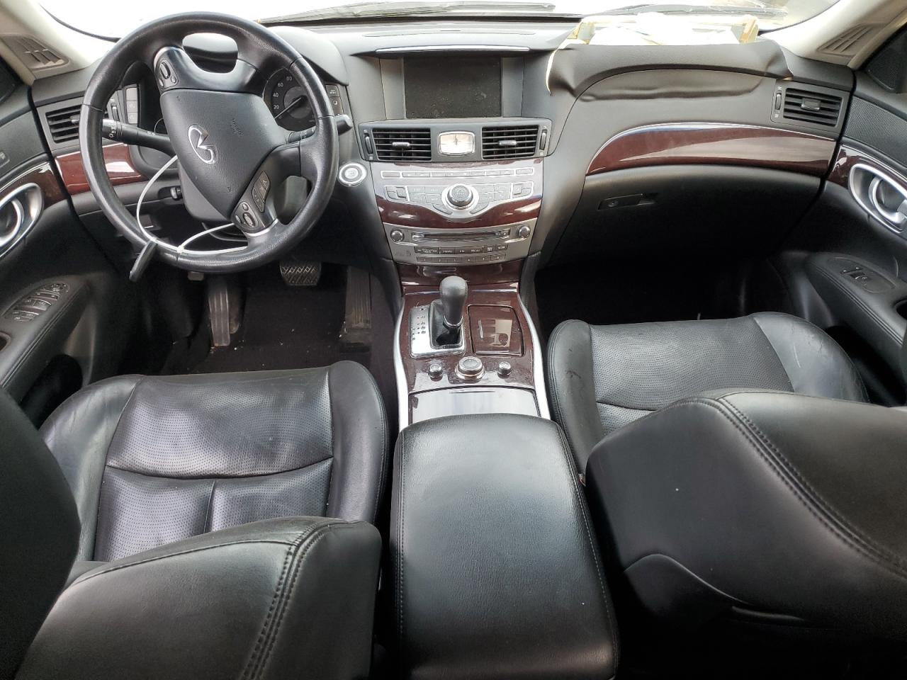 2013 Infiniti M - Image 8