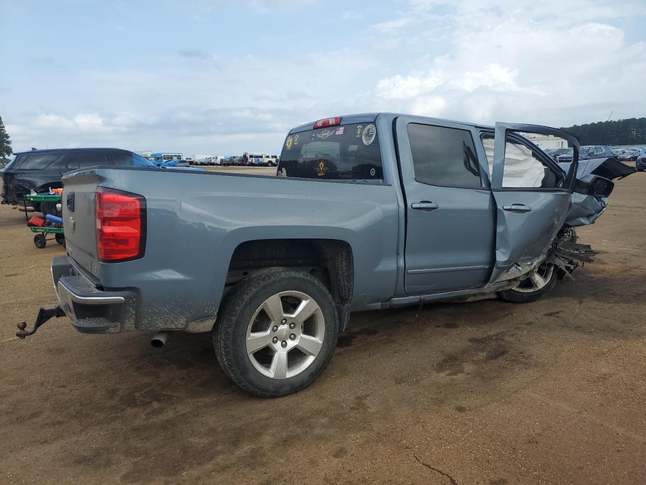 2016 Chevrolet Silverado - Image 3