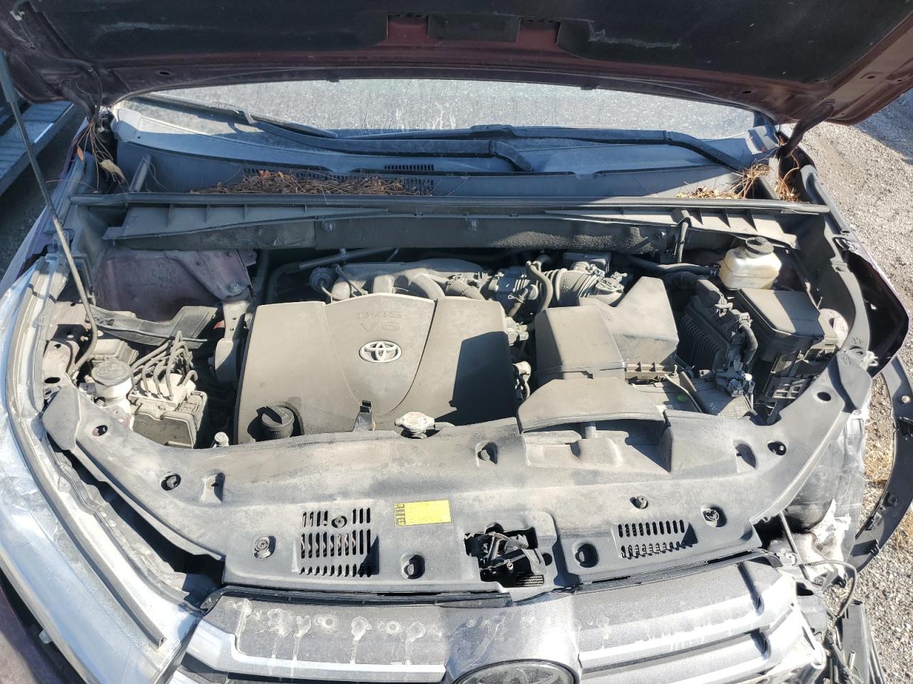 2019 Toyota Highlander - Image 14