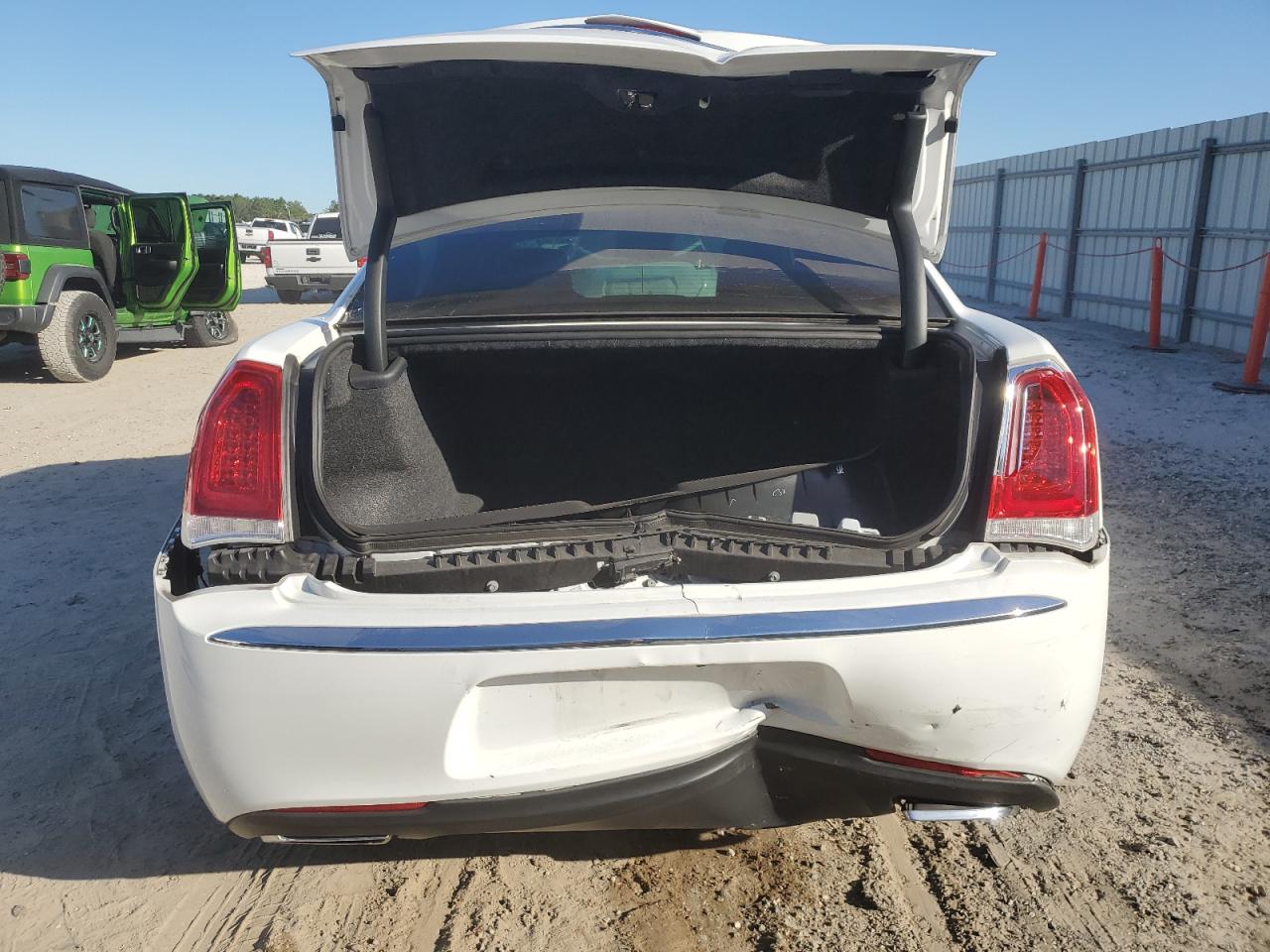 2016 Chrysler 300C VIN: 2C3CCAEG9GH308083 Lot: 76502604