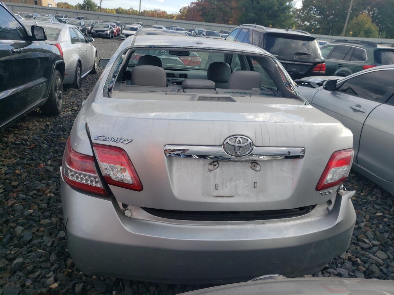 2011 Toyota Camry Base VIN: 4T1BF3EK4BU220641 Lot: 75468374