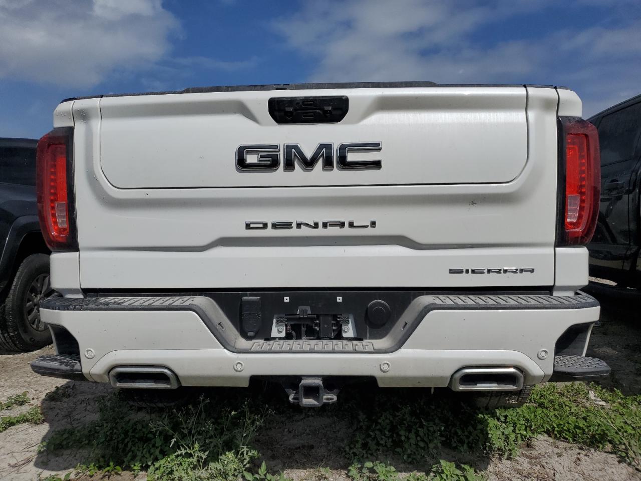 2024 GMC Sierra K1500 Denali Ultimate VIN: 1GTUUHELXRZ230256 Lot: 74243054