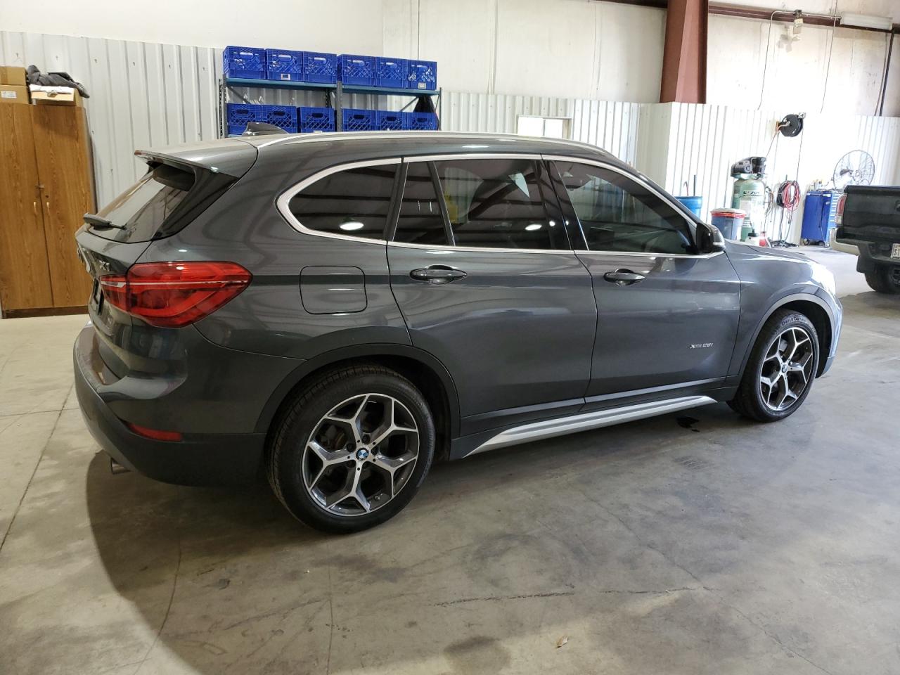 VIN WBXHT3C30G5F63666 2016 BMW X1 no.3