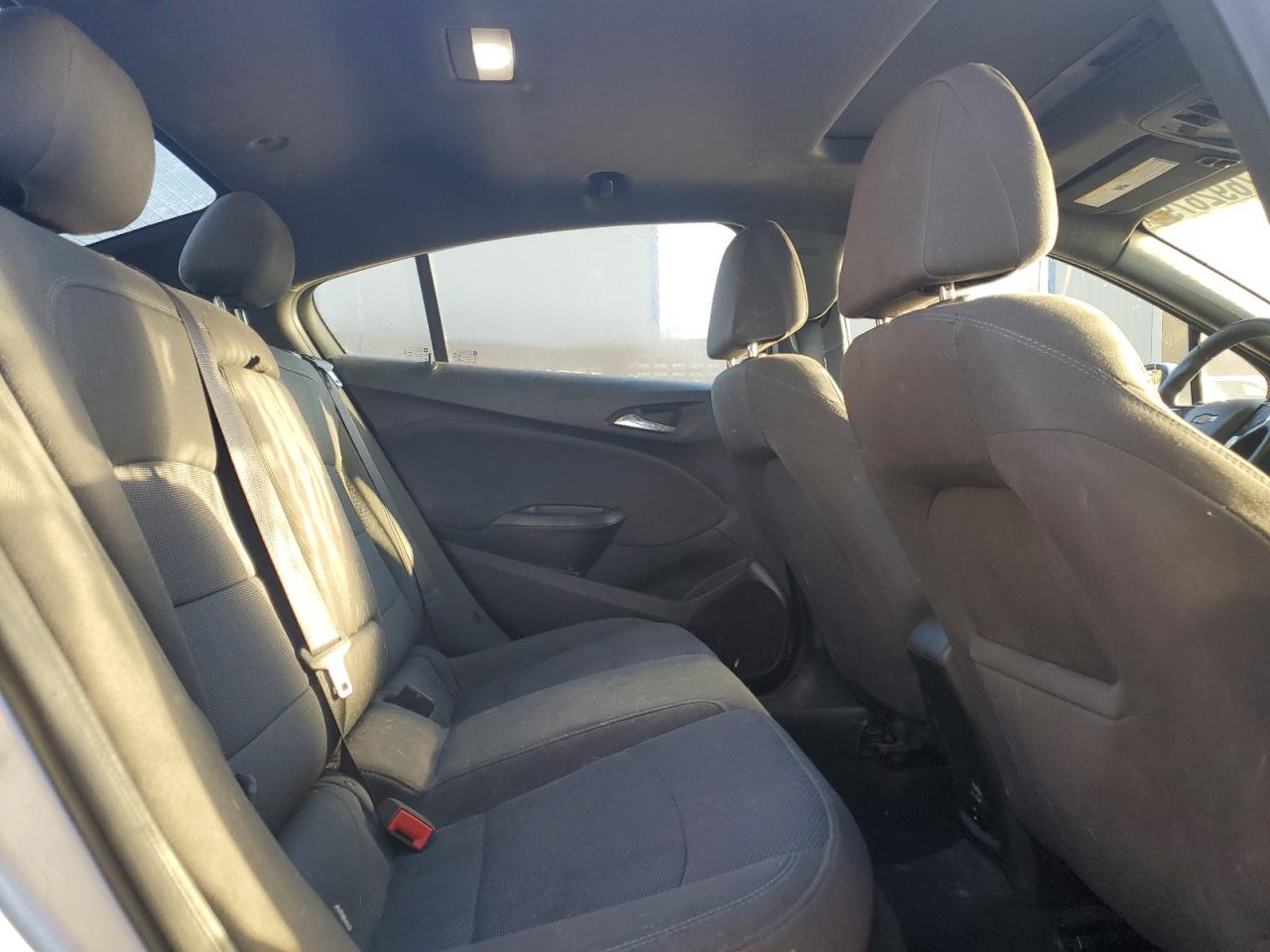 2018 Chevrolet Cruze - Image 10