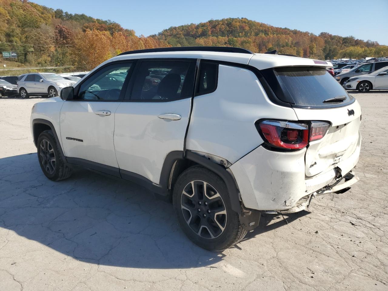 2019 Jeep Compass - Image 2
