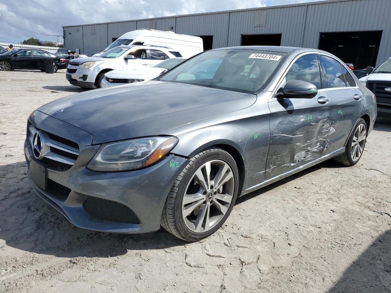 WDDWF4JB1JR349560 2018 MERCEDES-BENZ C CLASS - Image 1