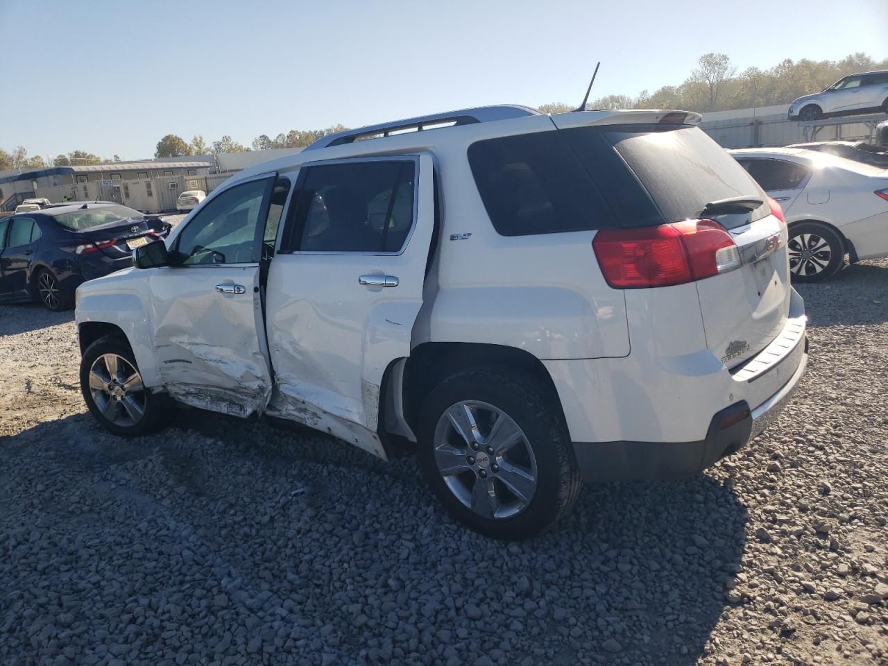 2014 GMC Terrain - Image 2