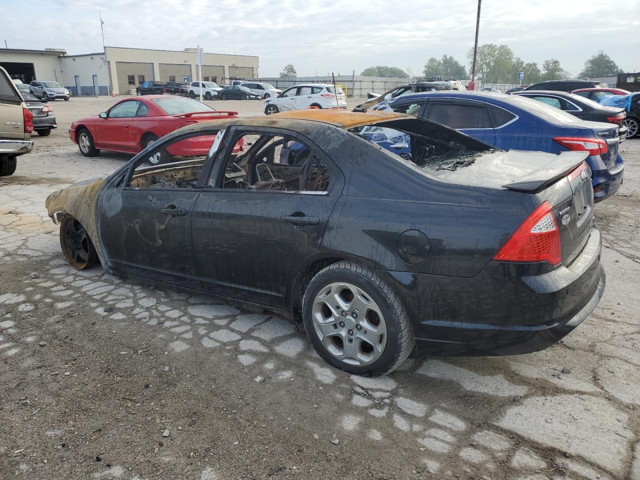 2010 Ford Fusion - Image 2