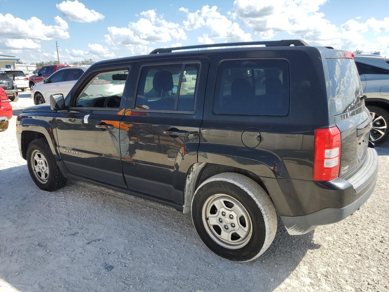 2016 Jeep Liberty (Patriot) - Image 2