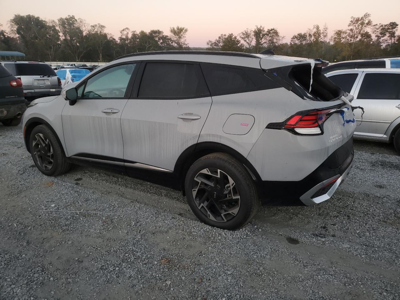 2024 Kia Sportage - Image 2