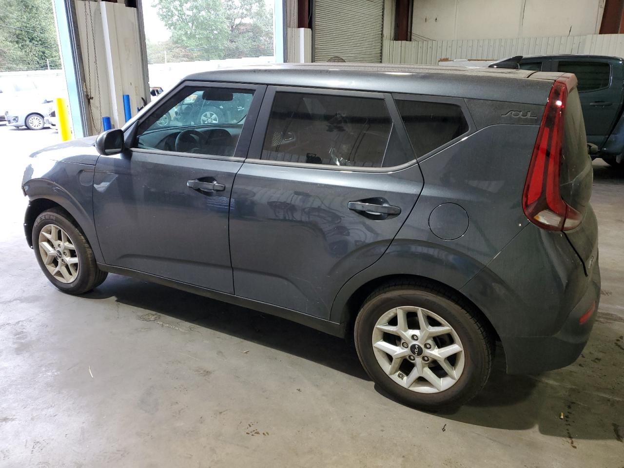 2022 Kia Soul - Image 2