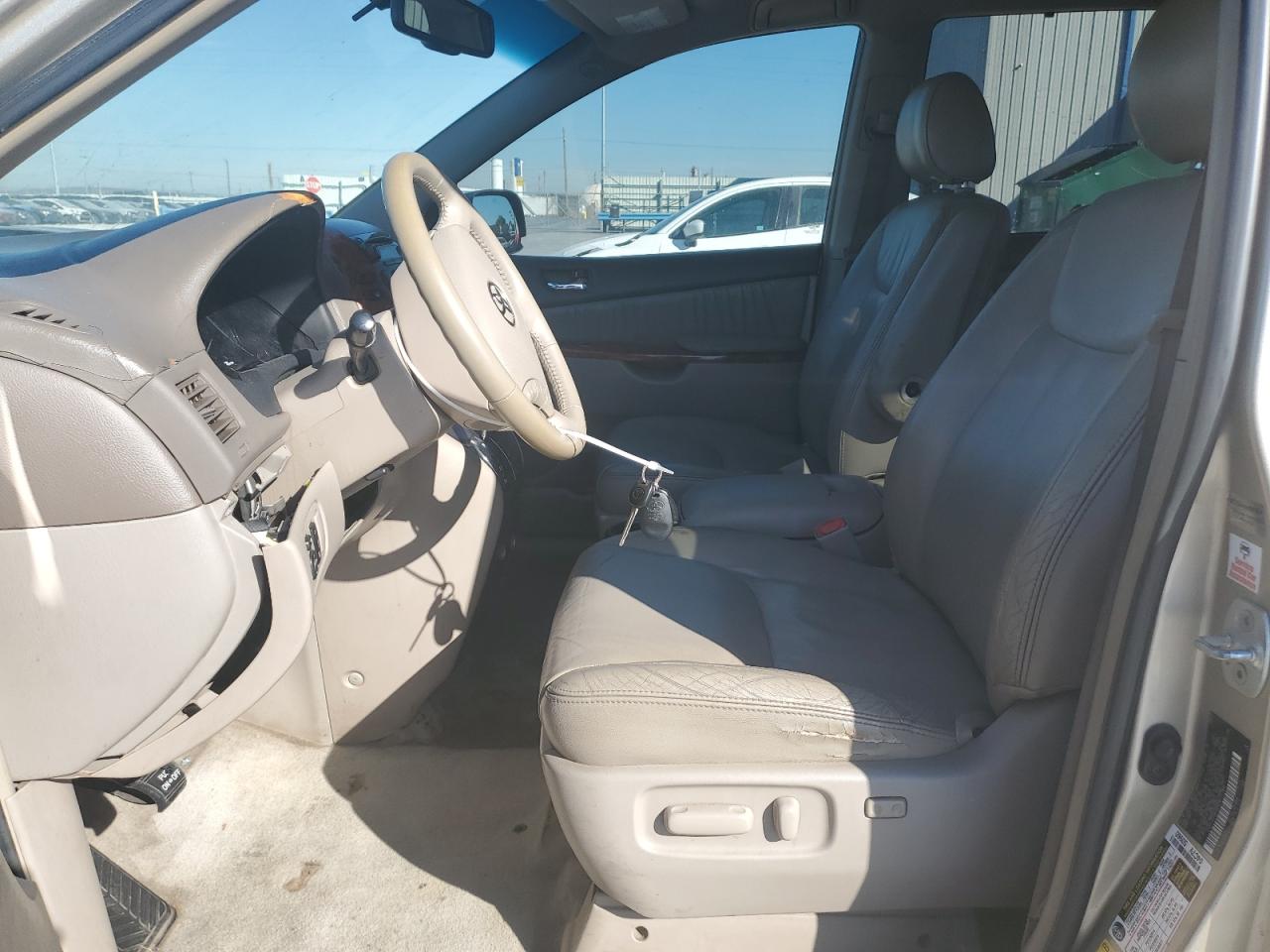 2008 Toyota Sienna - Image 7