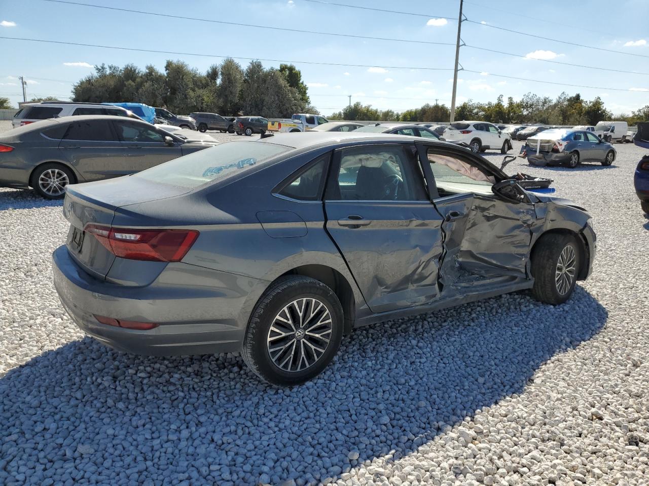 2021 Volkswagen Jetta - Image 3