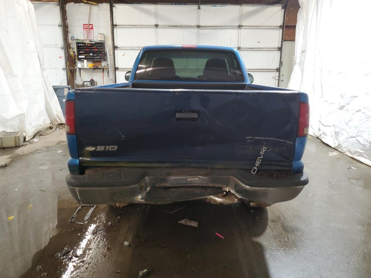 2000 Chevrolet S-10 Pickup - Image 6