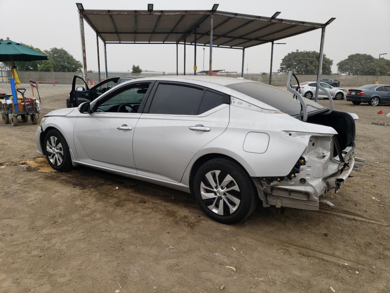 2020 Nissan Altima - Image 2