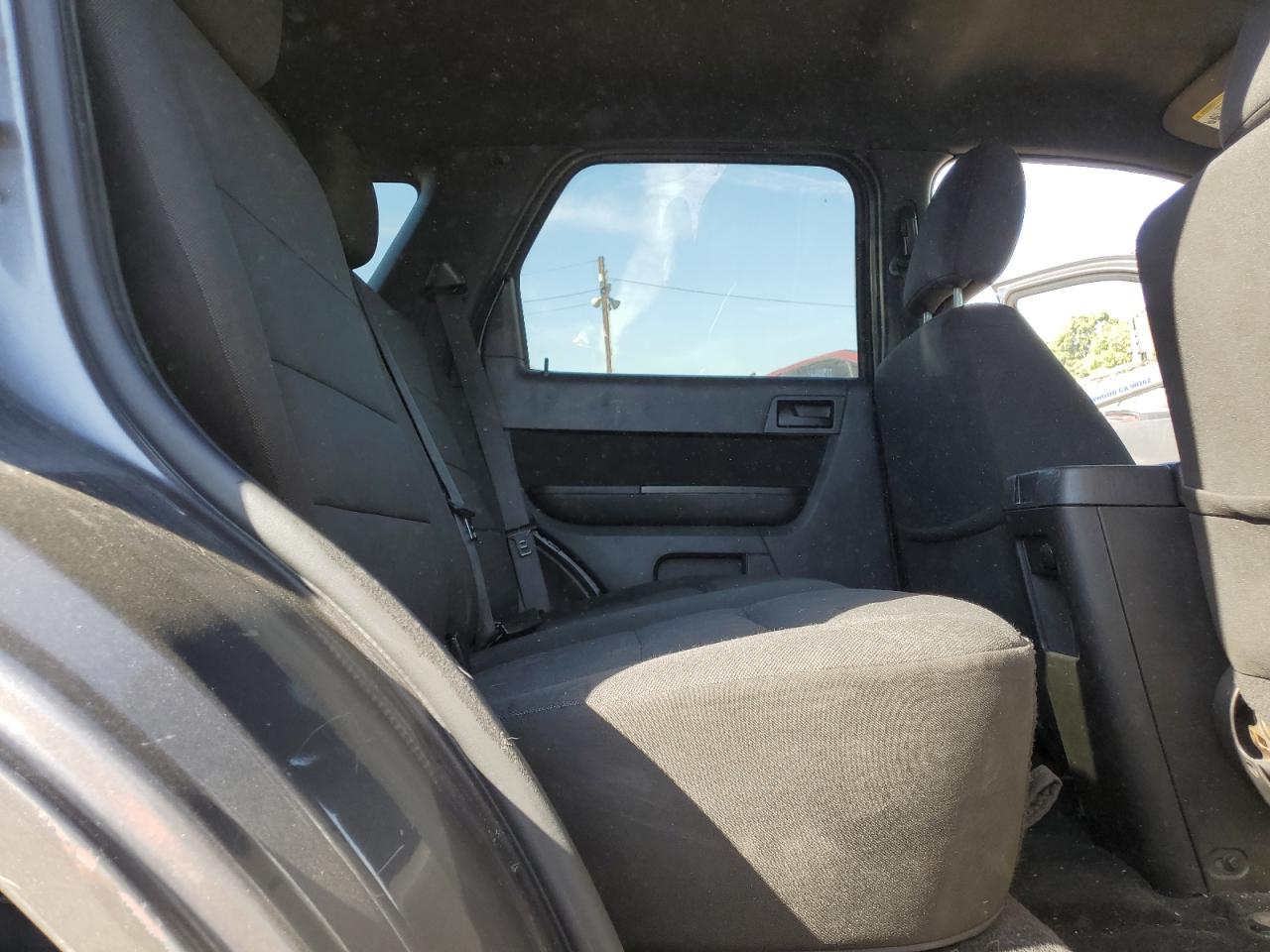 2010 Ford Escape - Image 11