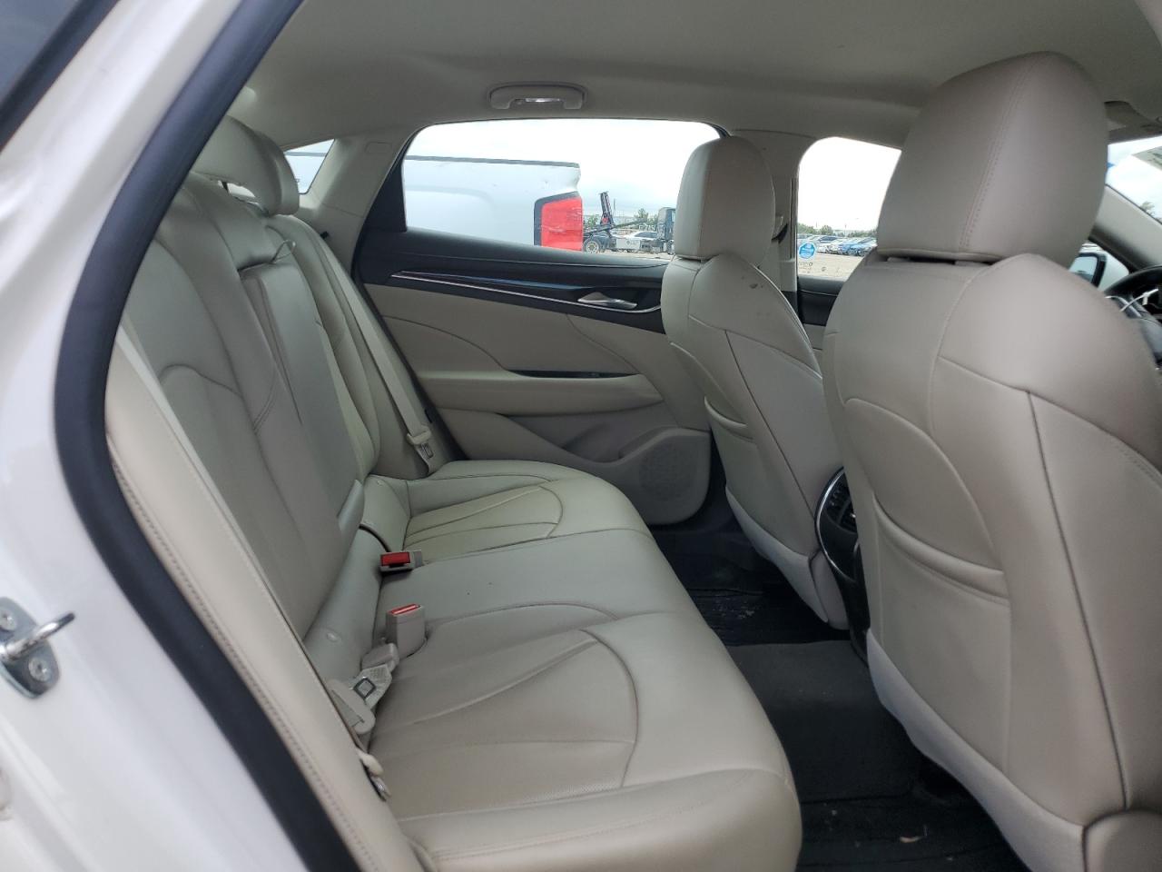 2019 Buick LaCrosse - Image 10