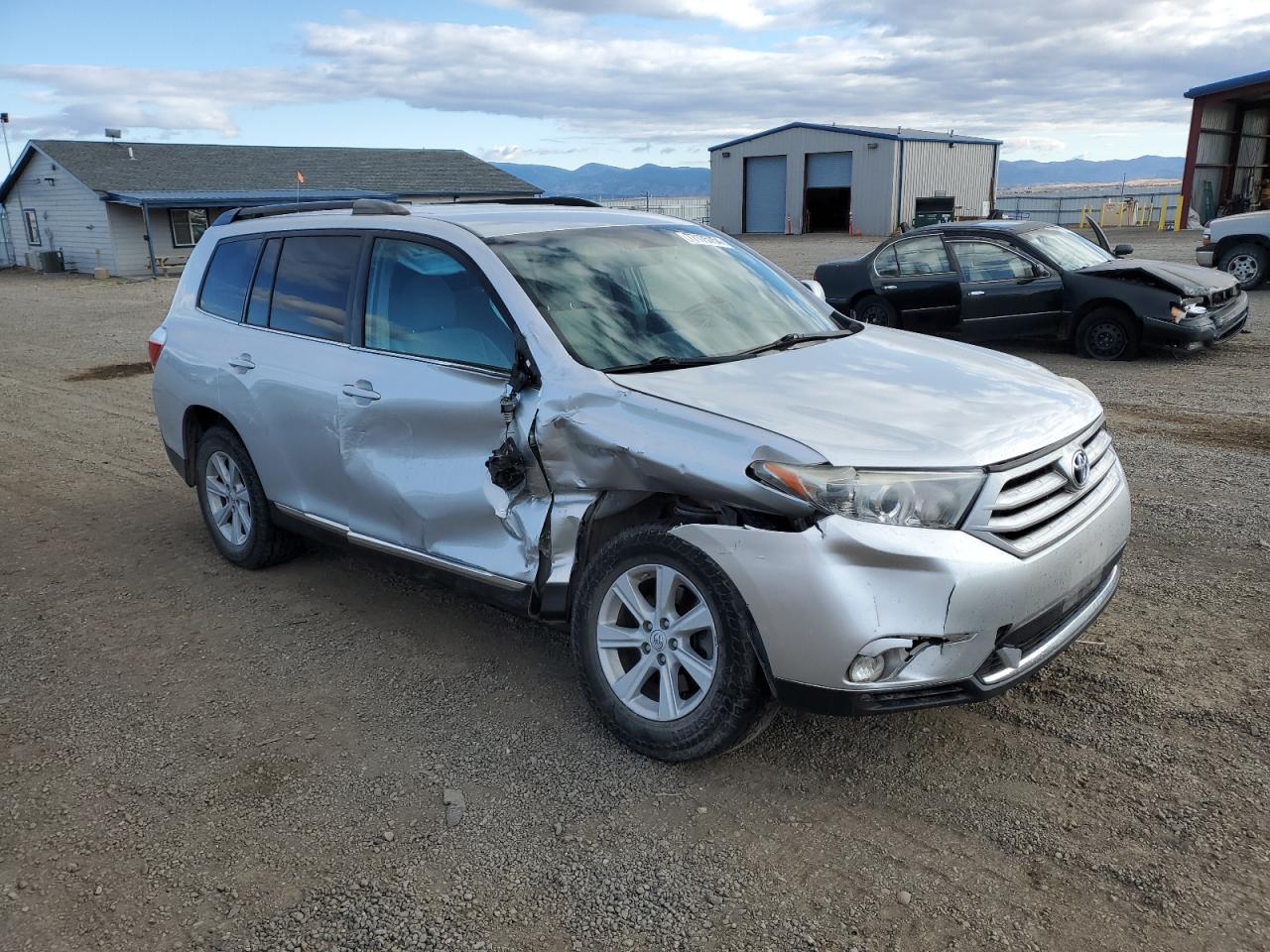 2013 Toyota Highlander Base VIN: 5TDBK3EH0DS257049 Lot: 77175754