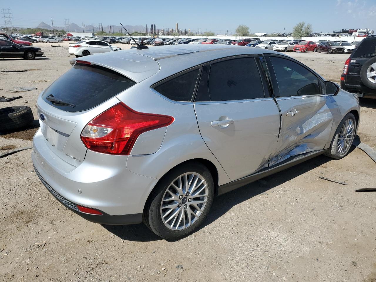 VIN 1FADP3N22EL162488 2014 FORD FOCUS no.3