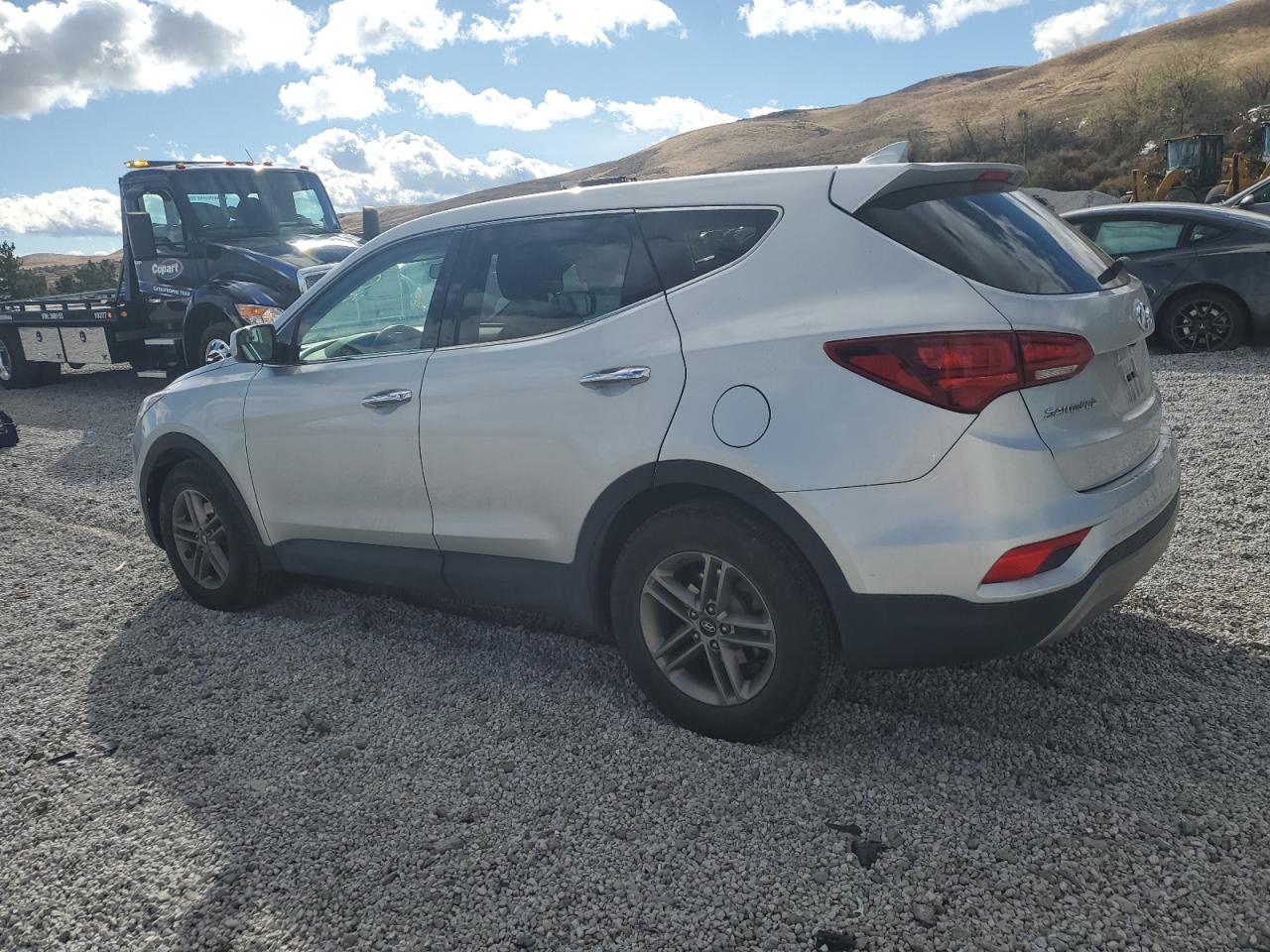 VIN 5XYZTDLB1HG441550 2017 HYUNDAI SANTA FE no.2