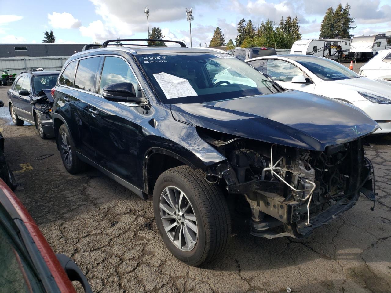 VIN 5TDJZRFH7KS745744 2019 TOYOTA HIGHLANDER no.4