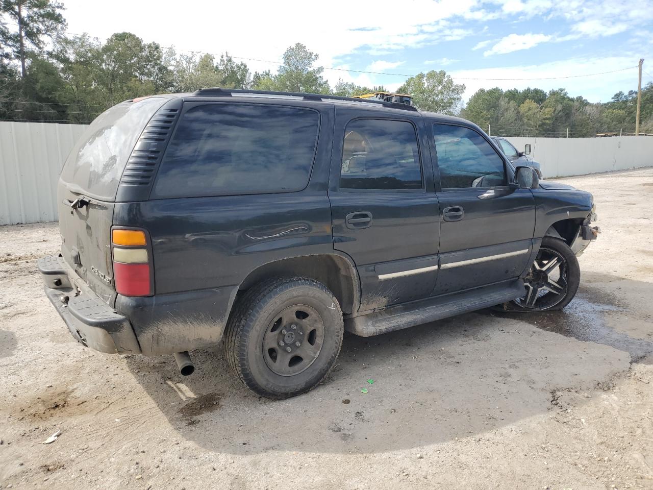 2004 Chevrolet Tahoe - Image 3