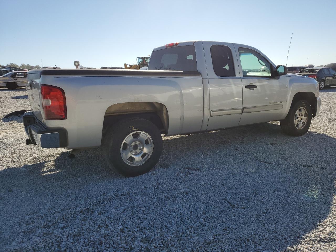 2011 Chevrolet Silverado - Image 3