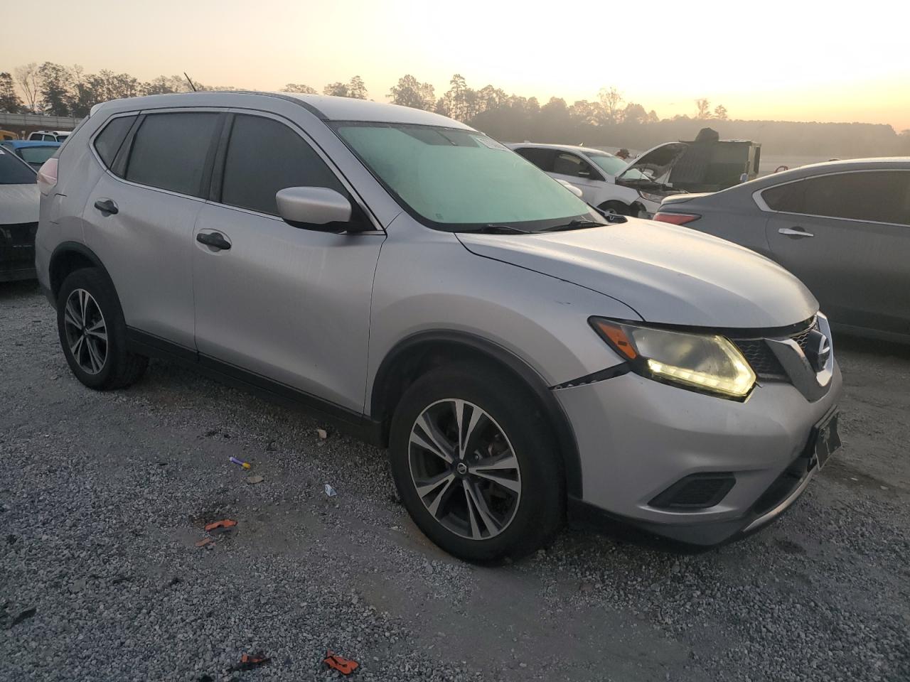 2016 Nissan Rogue - Image 4