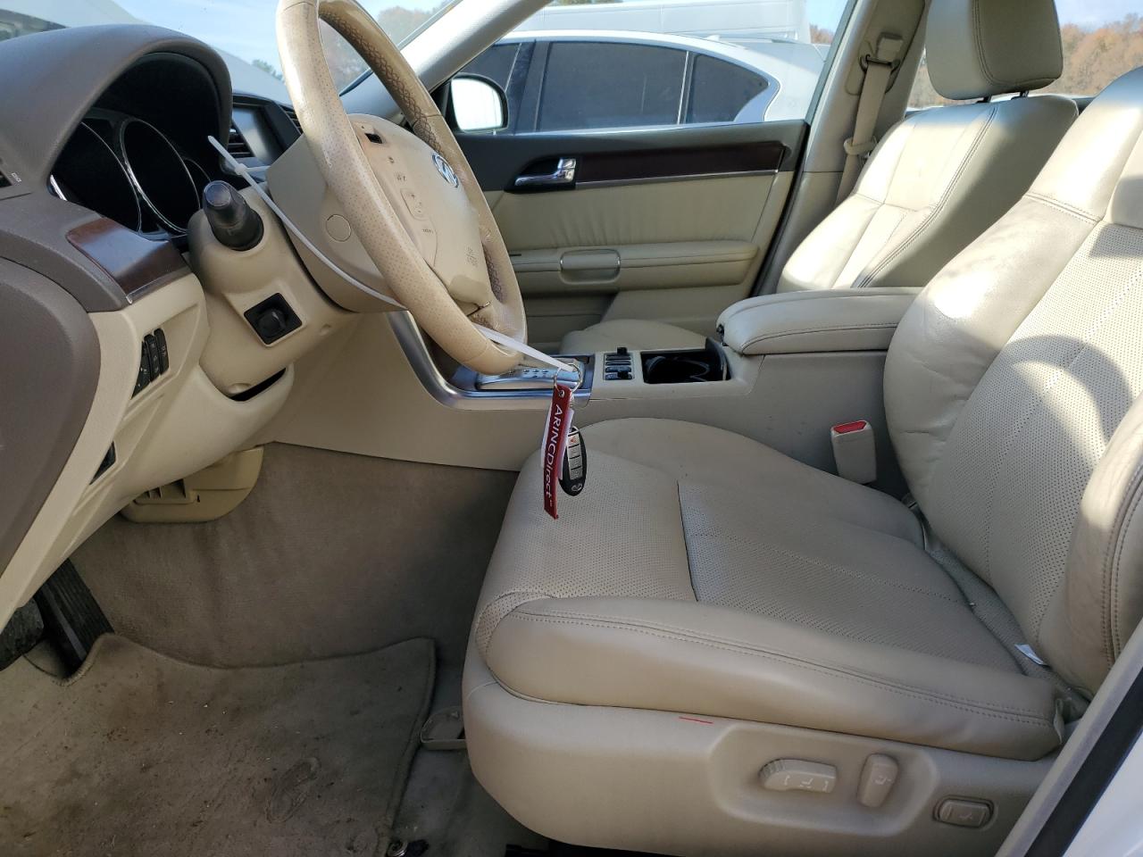 2010 Infiniti M - Image 7