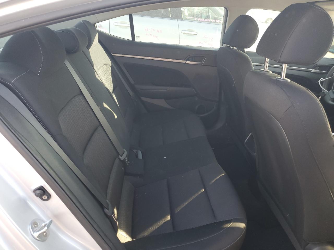 2018 Hyundai Elantra - Image 10