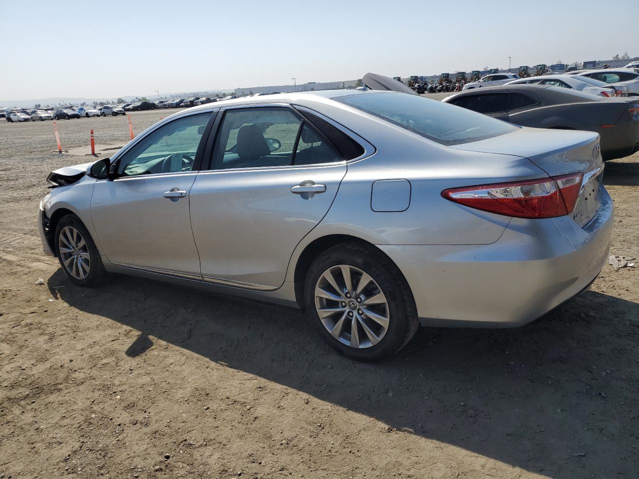 VIN 4T1BF1FK4HU740477 2017 TOYOTA CAMRY no.2