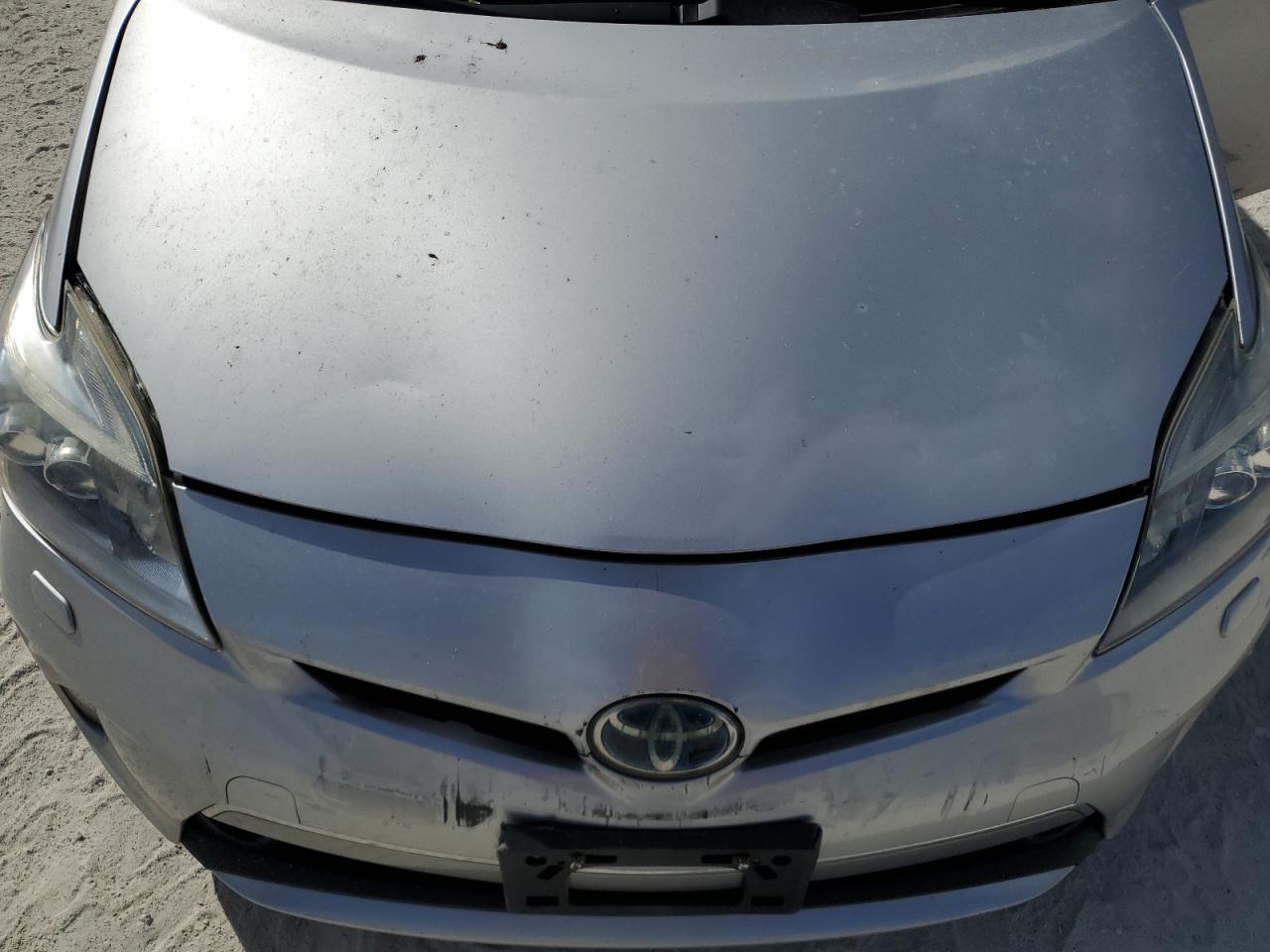 2012 Toyota Prius - Image 11