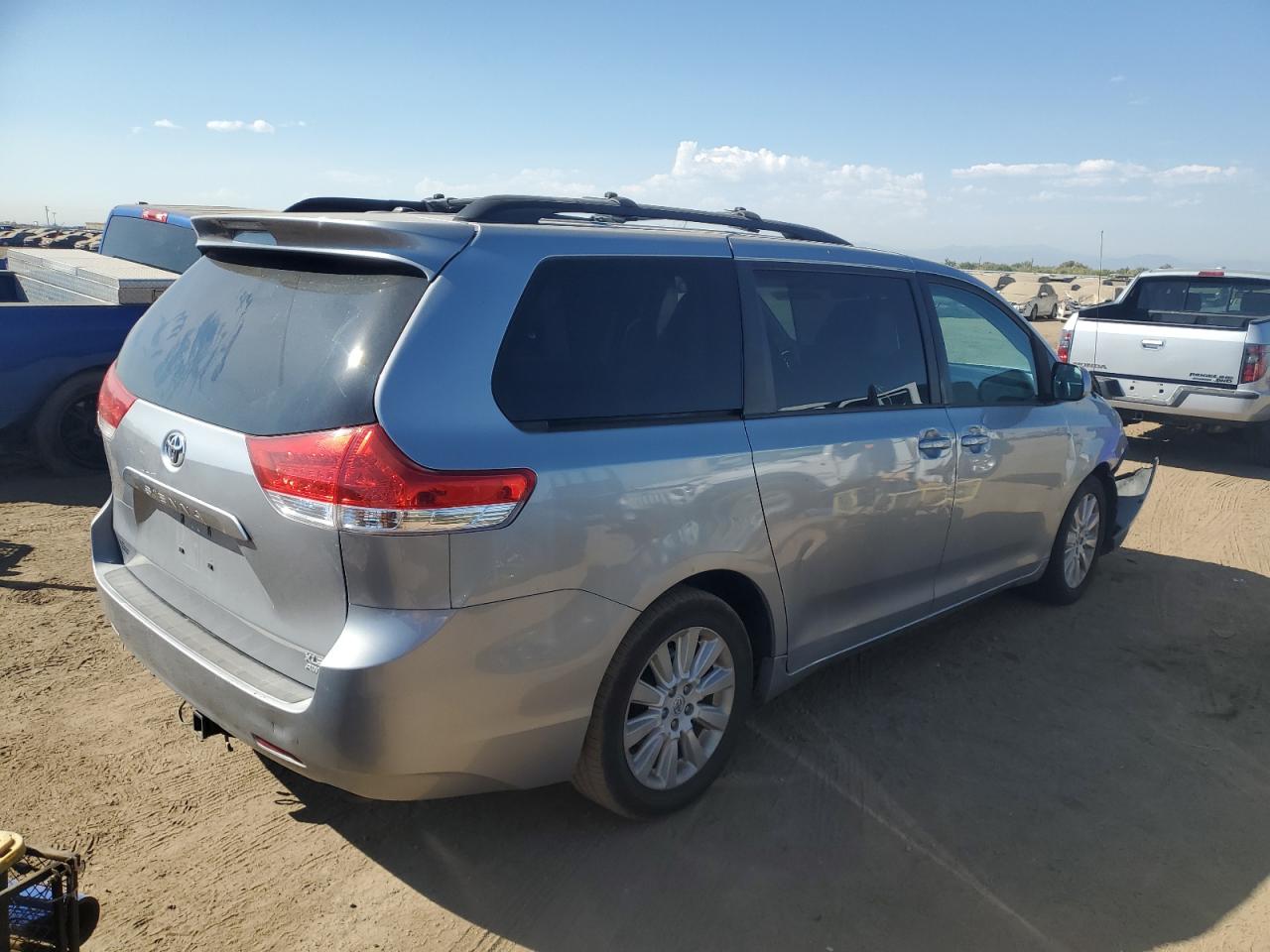 2013 Toyota Sienna - Image 3