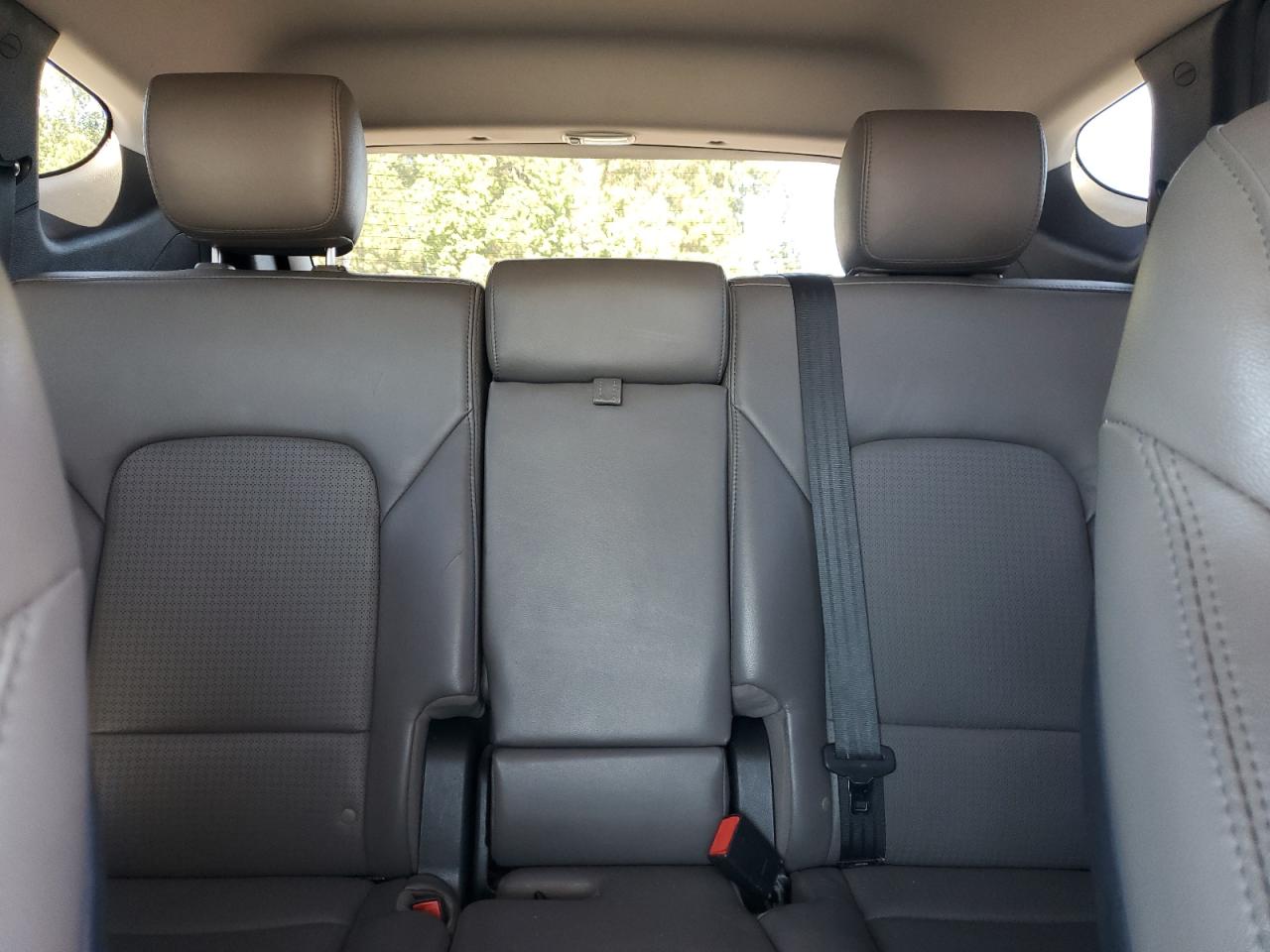 2014 Hyundai Santa Fe - Image 10