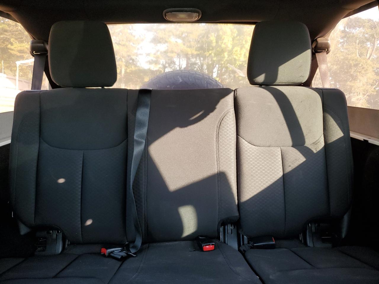 2015 Jeep Wrangler Unlimited Sport VIN: 1C4BJWDG1FL504306 Lot: 75638734