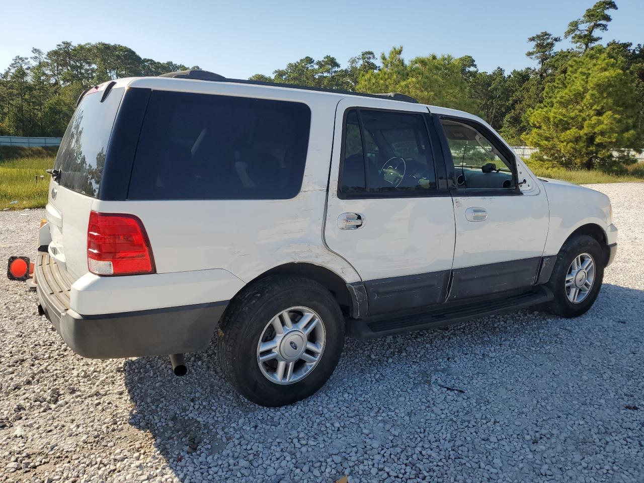 2004 Ford Expedition - Image 3