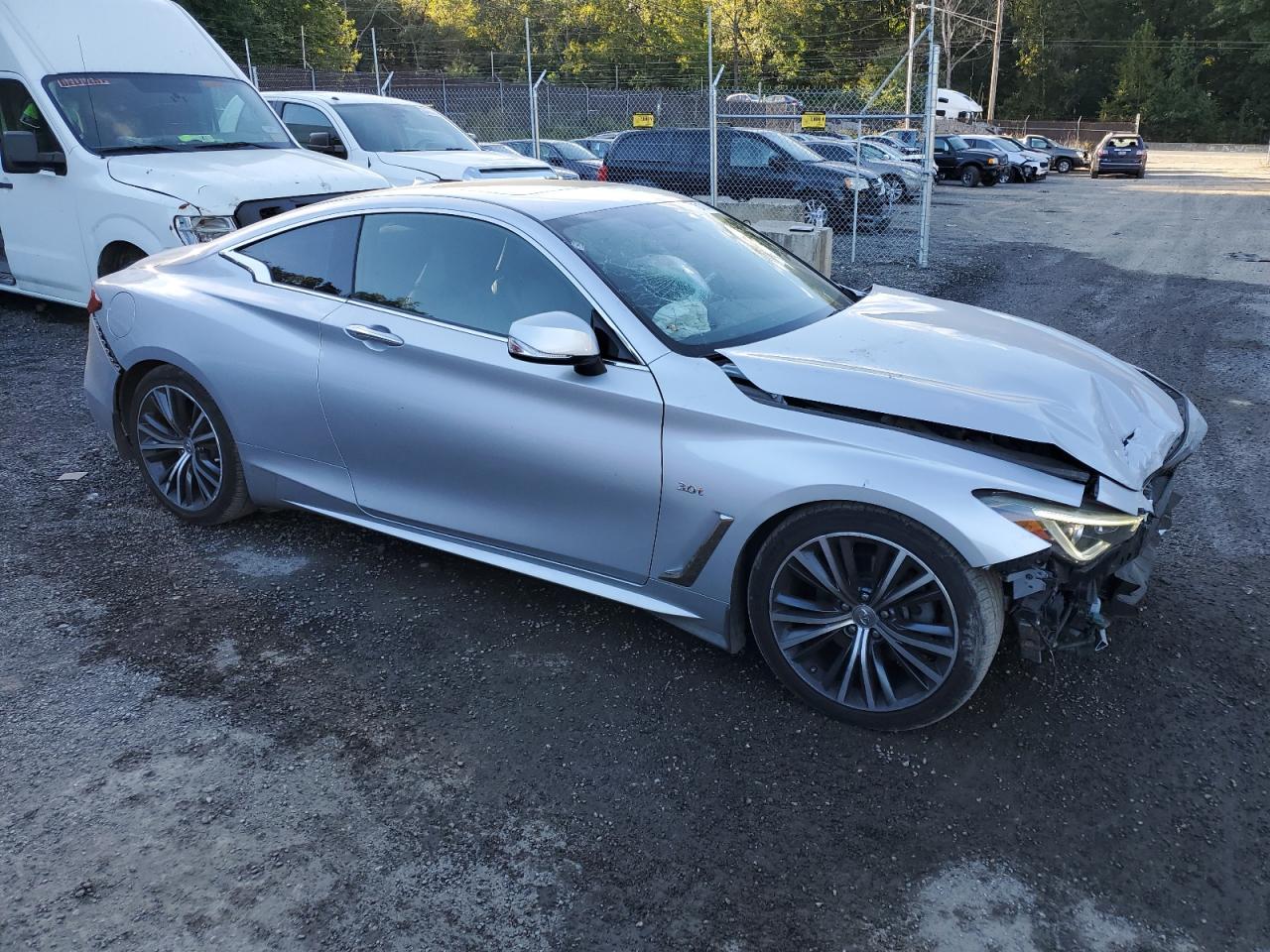 2017 Infiniti Q60 - Image 4