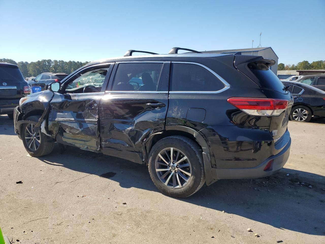 VIN 5TDKZRFH0JS538695 2018 TOYOTA HIGHLANDER no.2