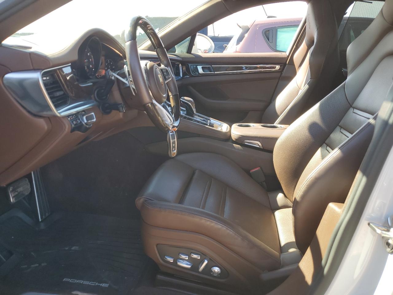 2018 Porsche Panamera - Image 7