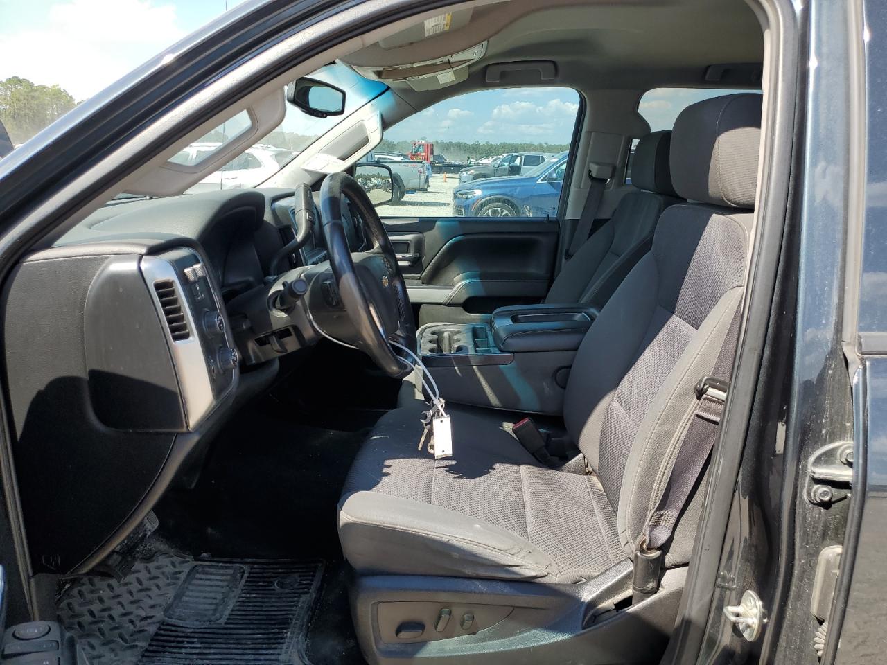 2017 Chevrolet Silverado - Image 7