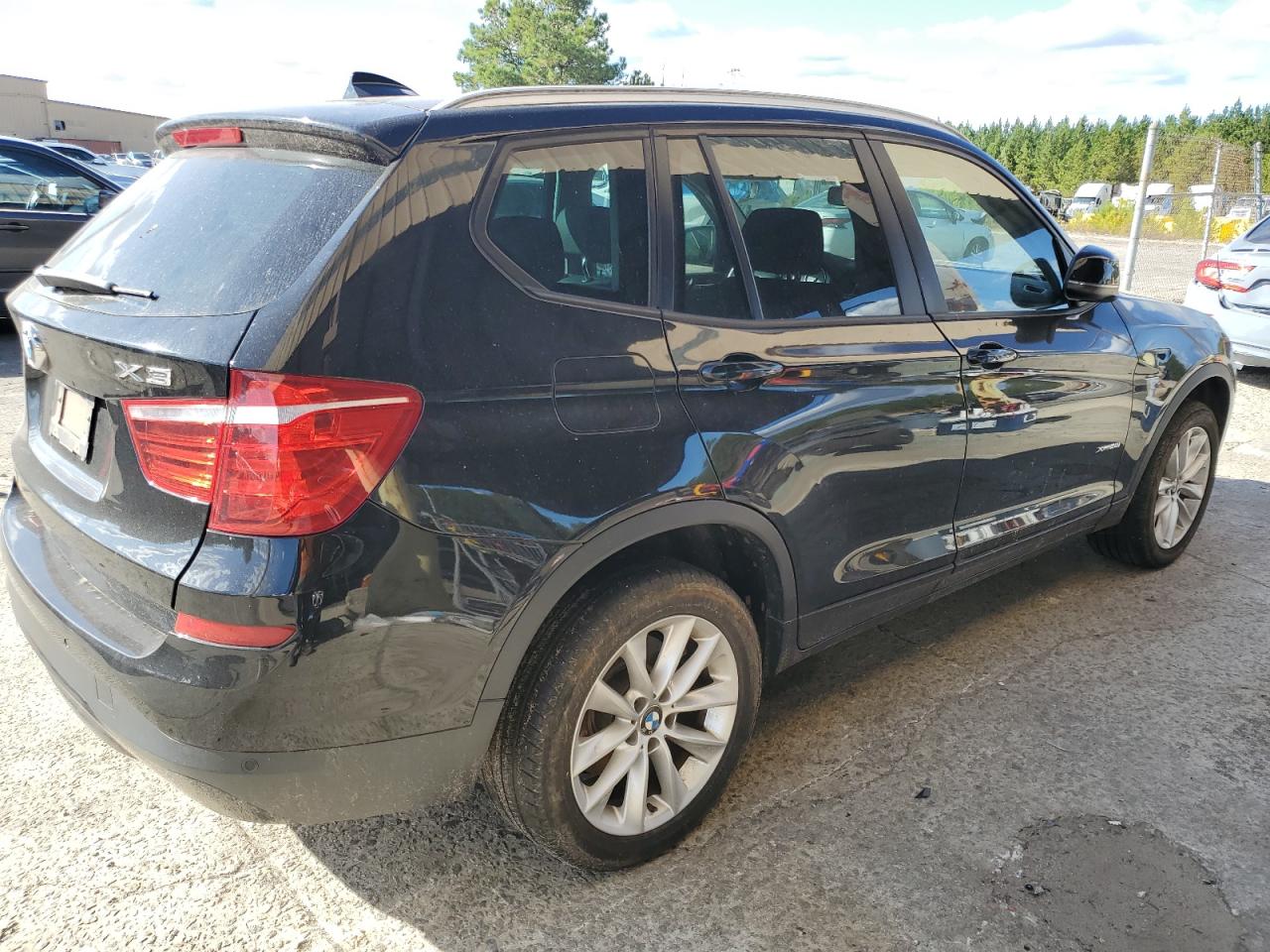 VIN 5UXWX9C32H0W74919 2017 BMW X3 no.3