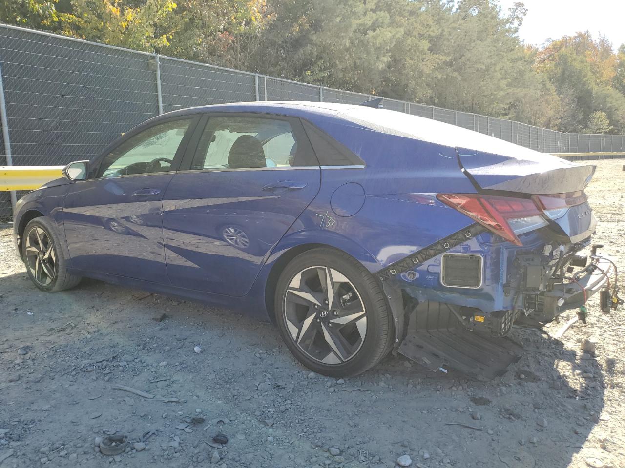 2023 Hyundai Elantra - Image 2