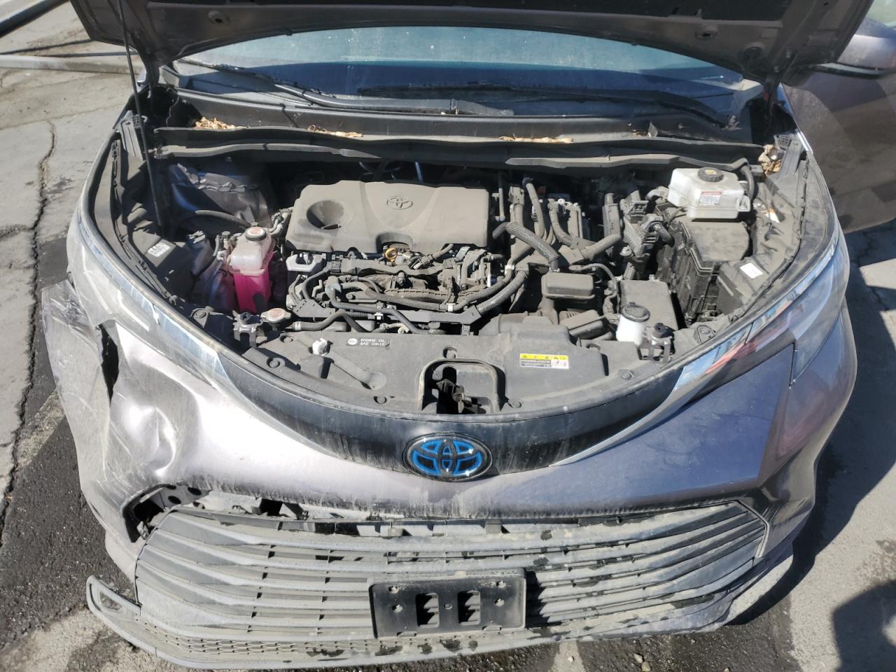 2021 Toyota Sienna - Image 12