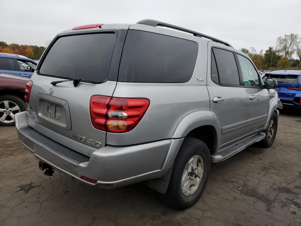 2004 Toyota Sequoia - Image 3