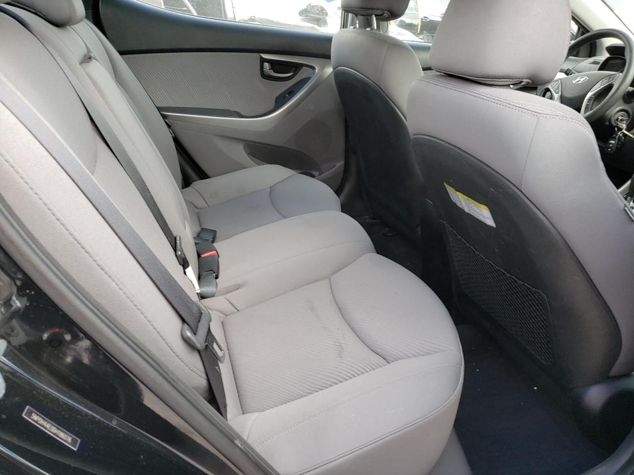 2013 Hyundai Elantra - Image 10