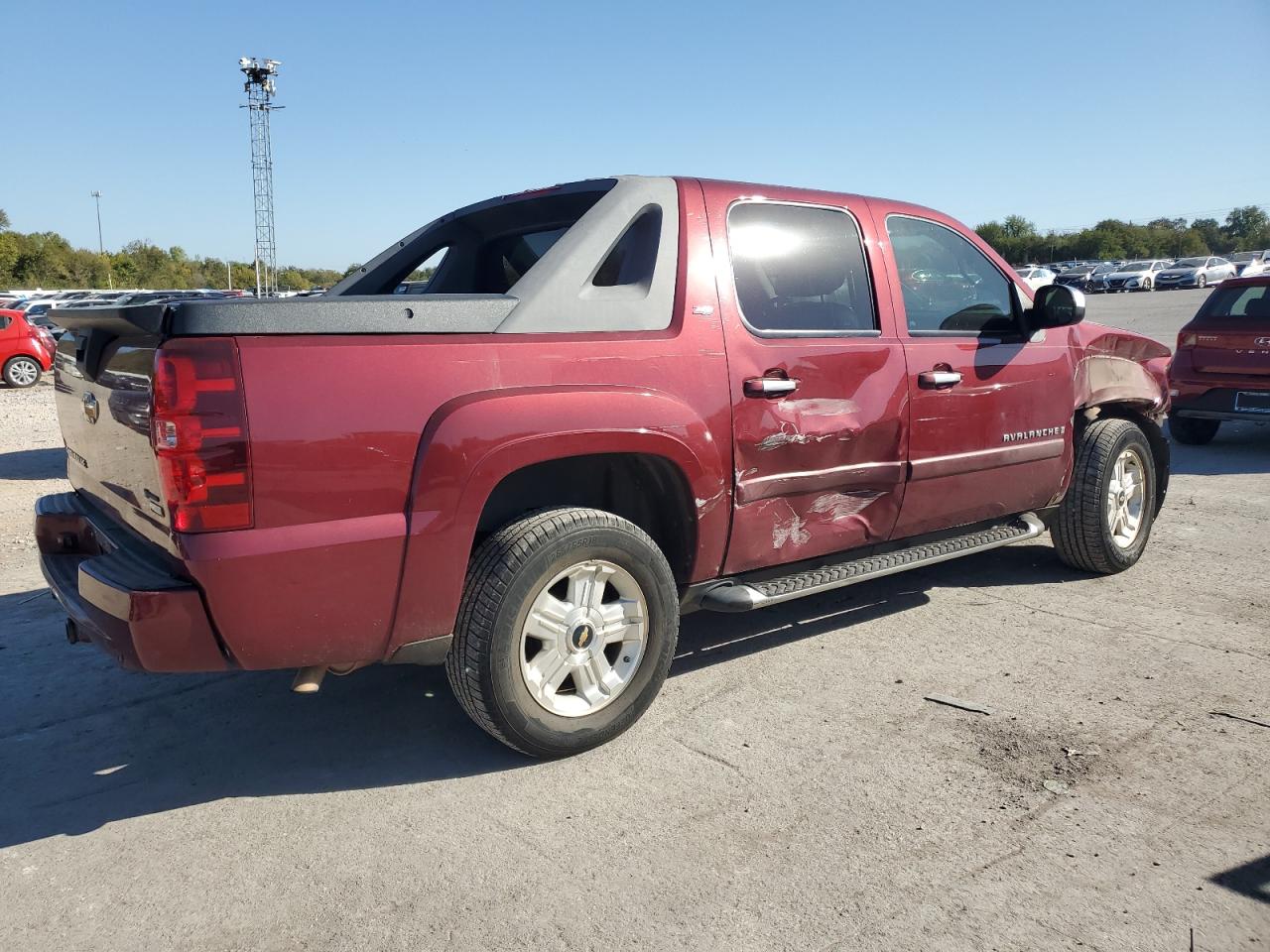 2008 Chevrolet Avalanche - Image 3