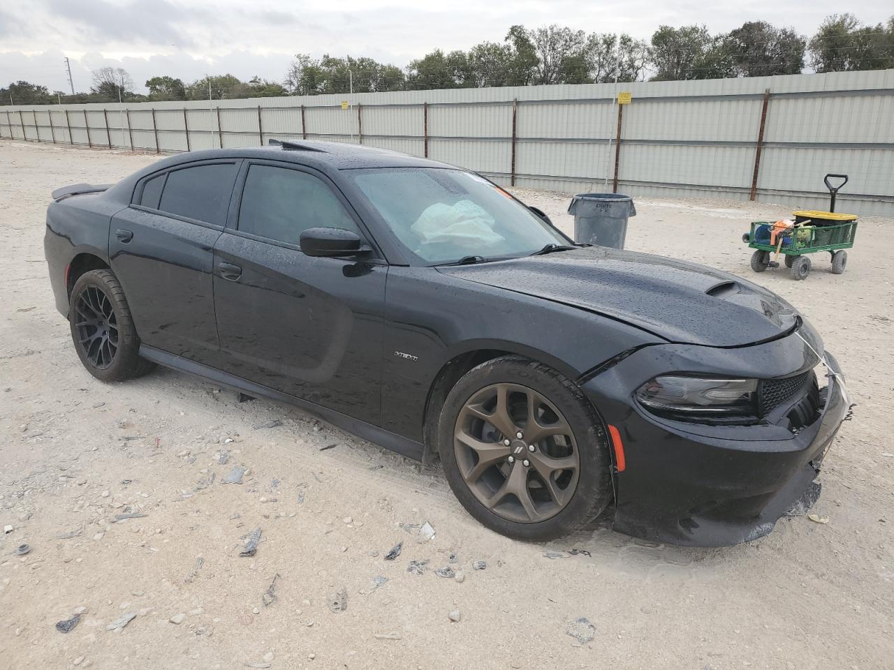 VIN 2C3CDXCT7KH749249 2019 DODGE CHARGER no.4