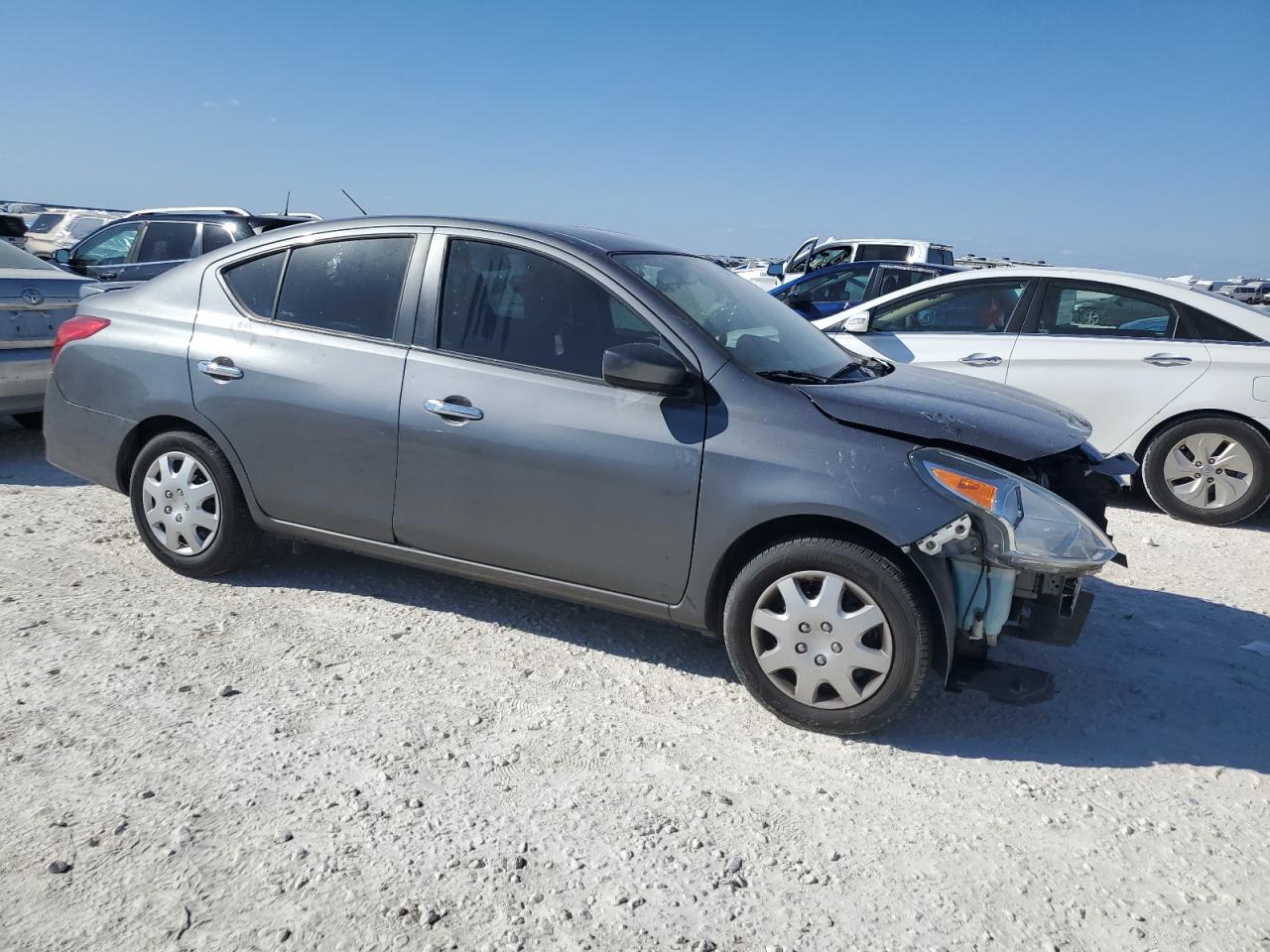 2016 Nissan Versa - Image 4