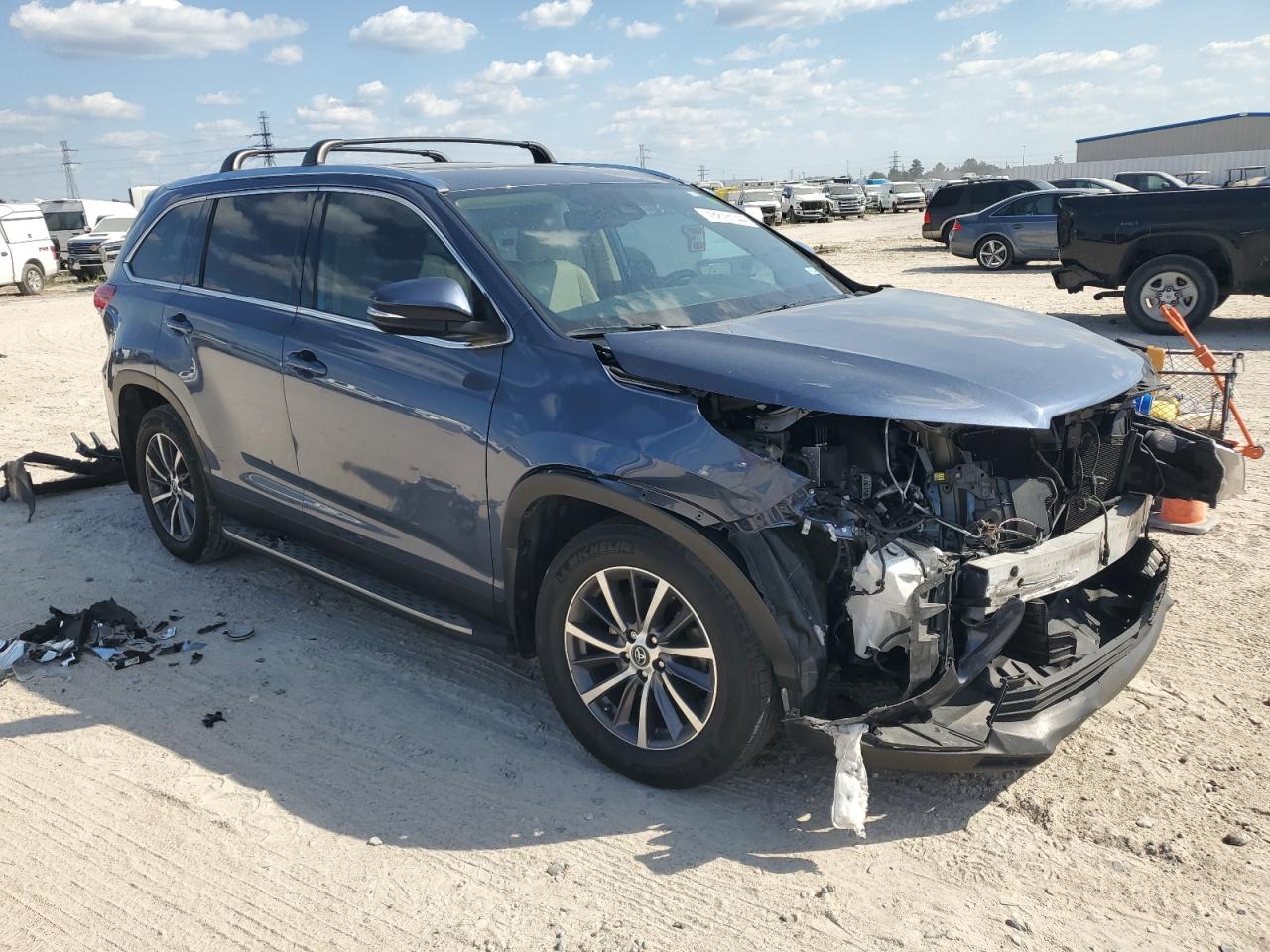 2019 Toyota Highlander - Image 4